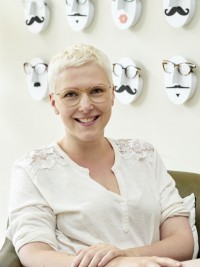 After working with Nigel Burnett Hodd in his private house practice in Central London for 9 years, Sophie opened her own private-only practice from scratch in Hove in 2015. Specialising in complex contact lens fittings and stocking independent eyewear brands only, the practice has gone from strength to strength. She opened a second practice in East Dulwich in 2019 with her brother George, and has just launched a third in Lewes in January 2021. 
